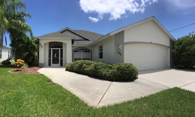 Rotonda Lakes Villa | Foxtail Villa - Private Home with Pool on Canal