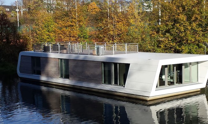 Hammerbrook Boat Rental | Hausboot Victoriakai-Ufer 3c