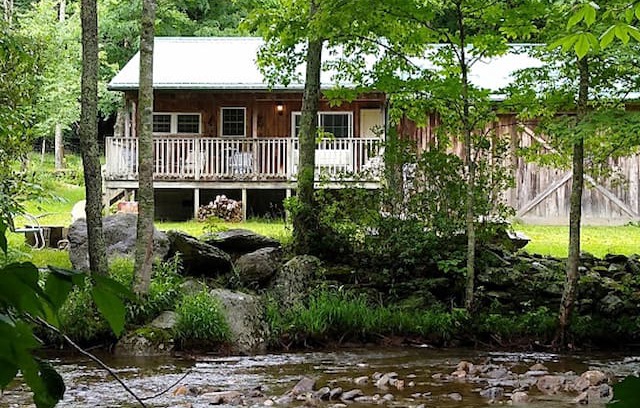 Mouth of Wilson House | Chasing Rainbows Mountain Cabin