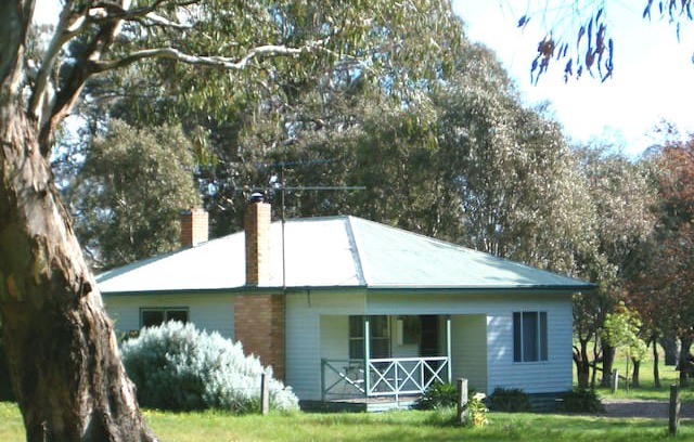 Cavendish House | Pet friendly, Mountain Duck Cottage @ Grampians.