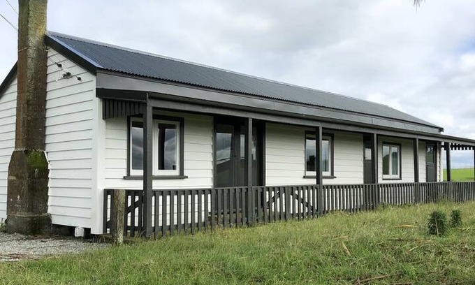Waimate District Cabin | Rustic Farm Cottage with views and open space