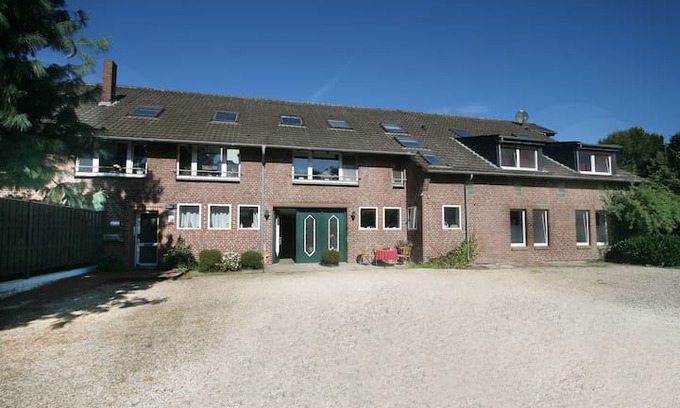 Uedem Bed & Breakfast | Heuhotel - Schlafen im Stroh auf dem Poenenhof
