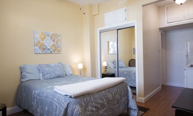 Columbia Heights Apartment | Cozy studio apt, Great Location!