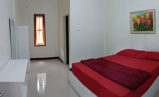 Yogyakarta House | Bumi Imang Homestay (Syariah)