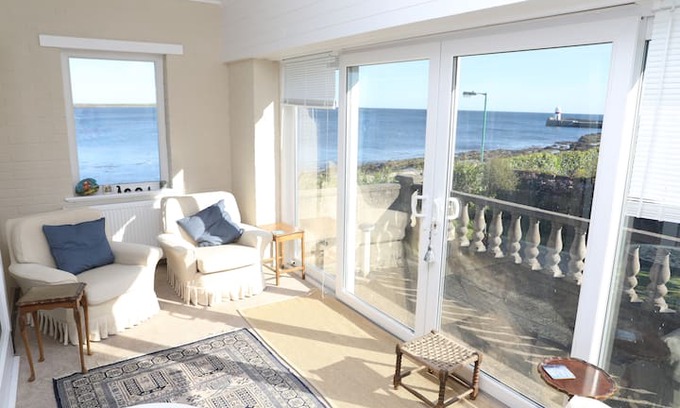 Derbyhaven House | Castletown Home with a View