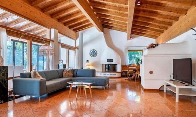 Feldkirchen-Westerham Villa | whole villa Munich, Alps view, Quiet and spacious