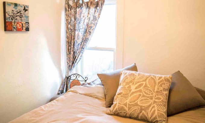 Troy Apartment | Comfy, private room in Troy