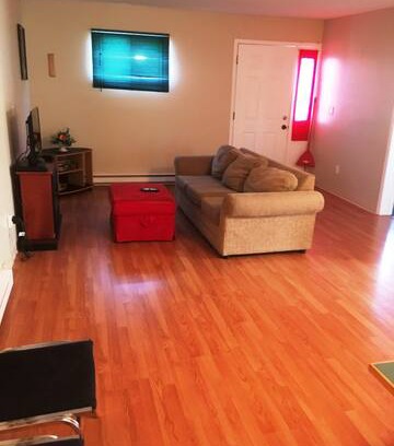 Glovertown Cabin | # 1 Glovertown Oceanview Suites and Cottages -