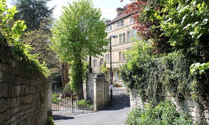 Bradford-on-Avon House | Absolutely Charming 4-Story Weaver's Cottage!