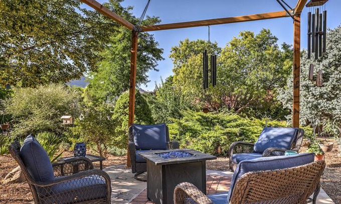 Central Cabin | NEW! Charming Central Cottage on Windchime Farms!
