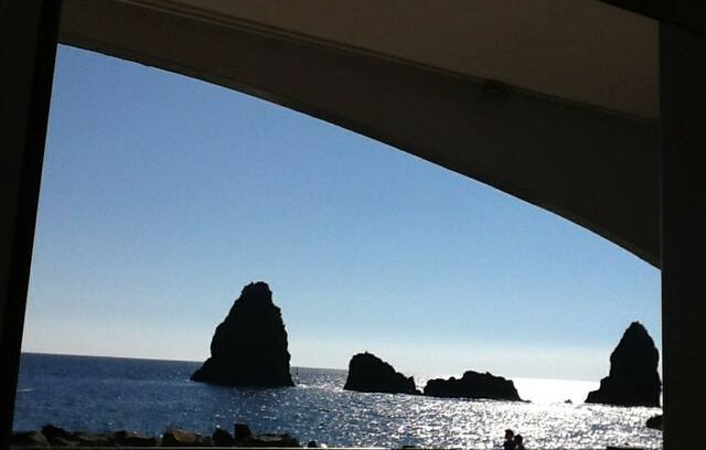 Aci Trezza Apartment | Acitrezza Mare Lungomare Casa Vacanza La Cornera 2