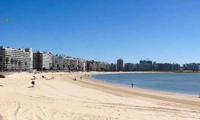 Pocitos Apartment | Beautiful studio apartment on the coast!