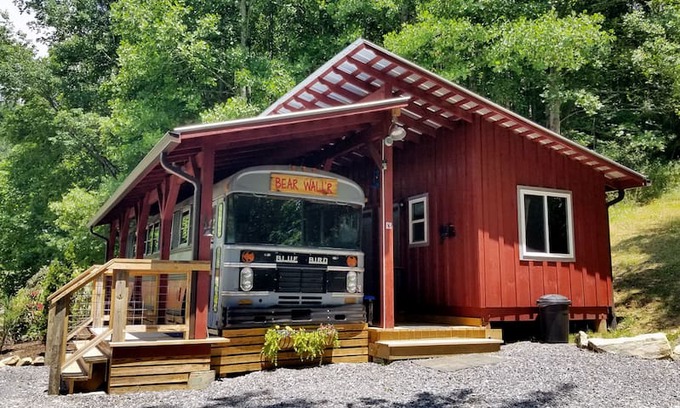 Clyde RV Rental | Bear Wall'r Bus Adventure Lodging