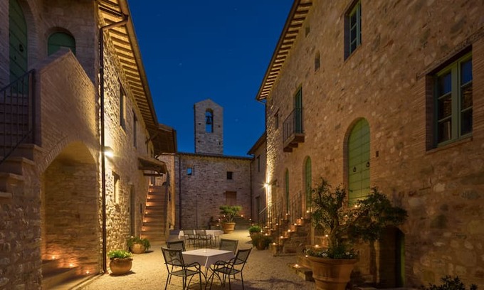 Valtopina Apartment | Castello di Gallano - Appartamento per 6 Persone