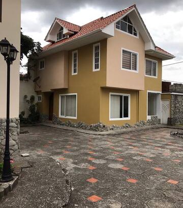 Cuenca House | CASA GRANDE, ubicada estratégicamente.