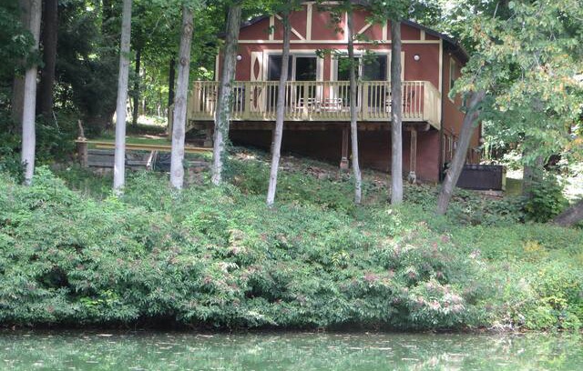 Victor Cabin | Heron Hideaway