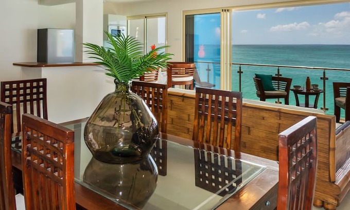 Grand Case Apartment | Two bedroom apartment directly on the beach of Grand Case Center St Martin