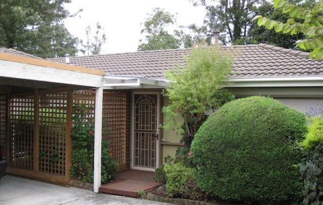 Burwood Villa | Burwood 2 B/R unit close to Chadstone & Deakin Uni