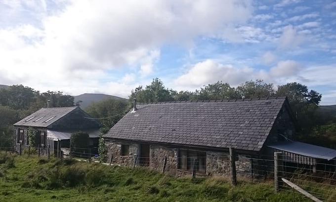 Betws-Y-Coed Apartment | Carpenters Loft, self contained, w/c, kitchen.