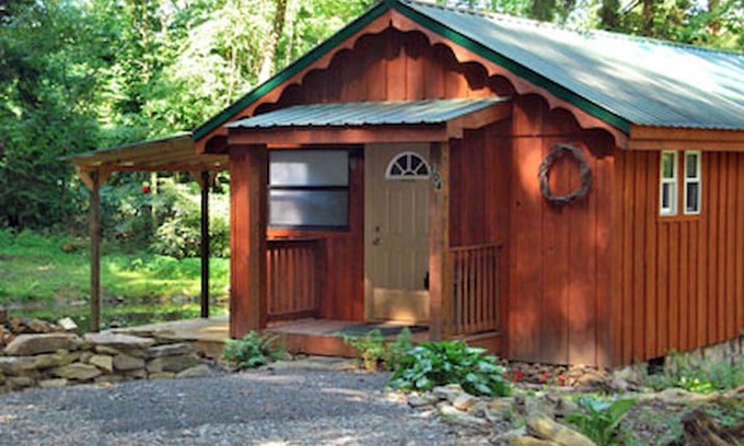 Mount Nebo Cabin | Rustic Retreat Cabins - Cabin 104