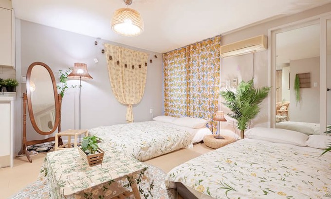 Seogyo-dong House | The Best position in HONGDAE!
