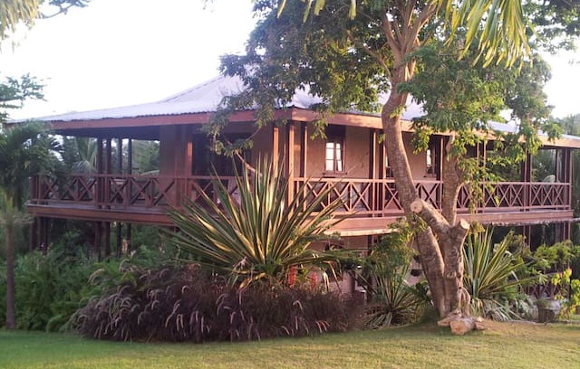 Christie House | Treetop Cottage with 360° Balcony!