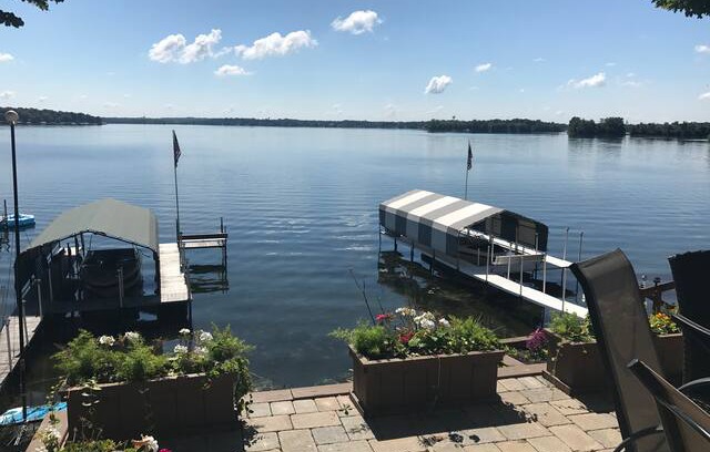 Navarre House | Jump Off the Dock Vacation on Lake Minnetonka