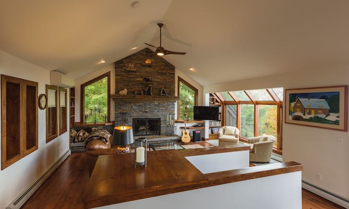Rochester House | Upscale Luxury Mountain Escape-Magic Happens