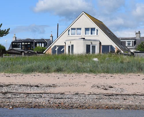Carnoustie House | Hawthorn Cottages East by the Beach