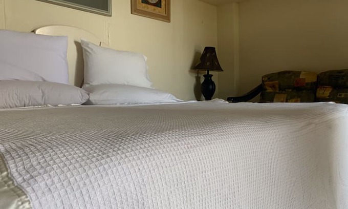 Worthing Apartment | Beach Vue Barbados - Room F