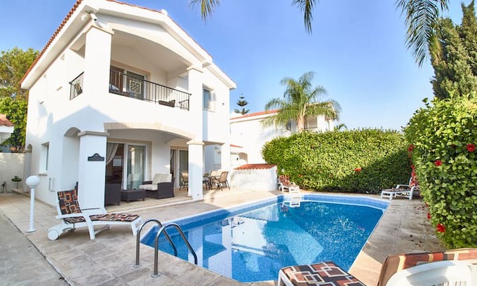 Pegeia Villa | Вилла у моря Coral Breeze Coral Bay village 12