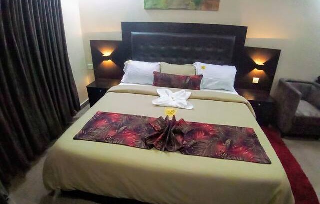 Ikoyi Hotel | The Lodge by Kabachi - Standard Room
