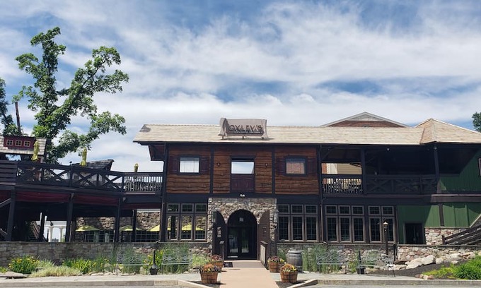 Rohrerstown Hotel | Heritage Hotel Lancaster- Loxley's Treehouse- DQ