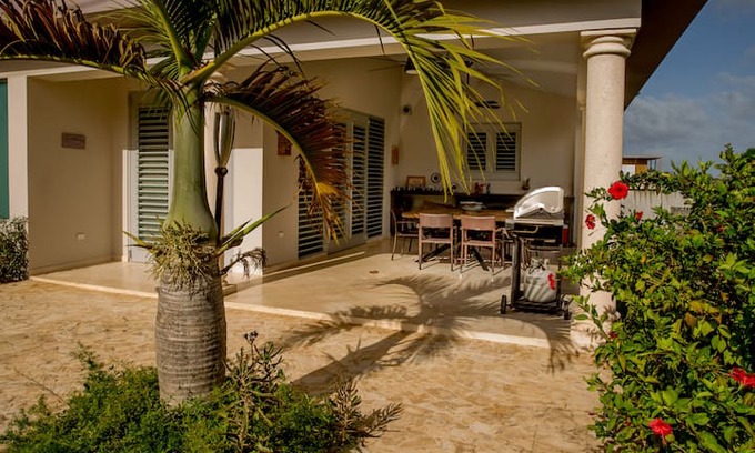 Esperanza House | Villa Malecon, Private Pool Located in Esperanza