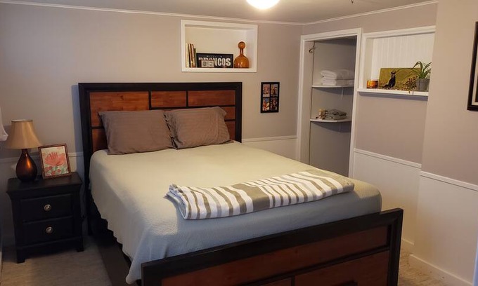 Laramie House | Spring Break, ski trip? 30 minutes to the Snowies!