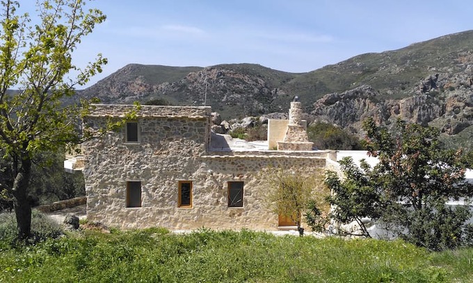 Kantanos-Selino Villa | Stone-built Villa