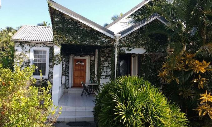 Summerfield House | HershyB's Farm & Guest House
