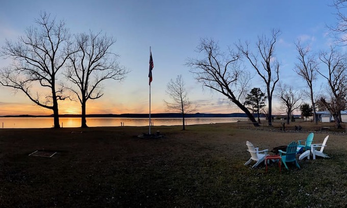 Graford House | PK Lake Front - Tranquil and Super Clean