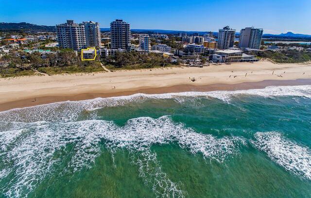 Maroochydore Apartment | Absolute Beachfront Apartment No. 11