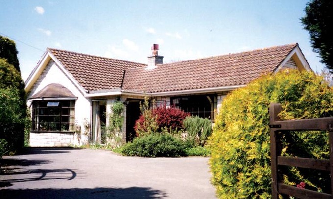 Queen Camel House | Maymorn, delightful bungalow in a peaceful setting