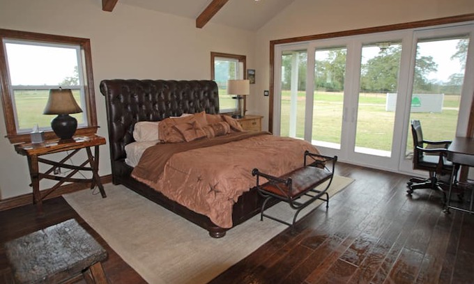Madisonville Other | Green Oaks Cattle Company - Texas Guesthouse