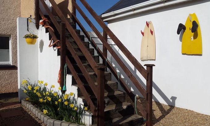 Rossnowlagh Apartment | Dreamy Beach Pad 2 mins from Waves.