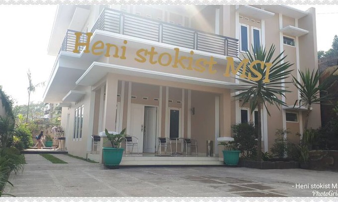 Ciloto Villa | Villa daffa near with taman safari private pool