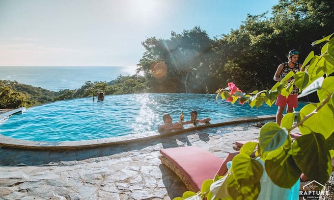 San Juan del Sur Cabin | Surfers Deluxe 8 bed Dorm - With pool access