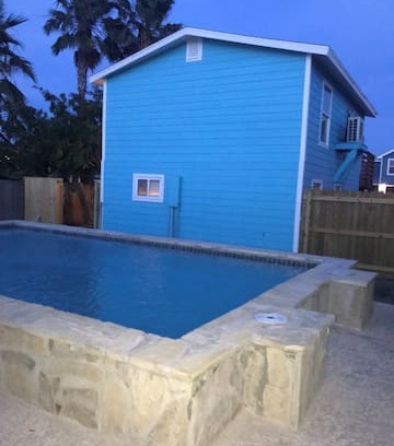 Port Aransas House | ★Crank It Down Cottage 2 W/ Pool Blocks to beach★