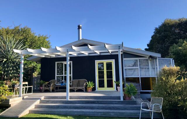 Waikanae House | Sunny Waimea - Beach & Cafes at your fingertips