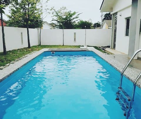 Bukit Kuin Satu House | Iman's Private Pool Guesthouse
