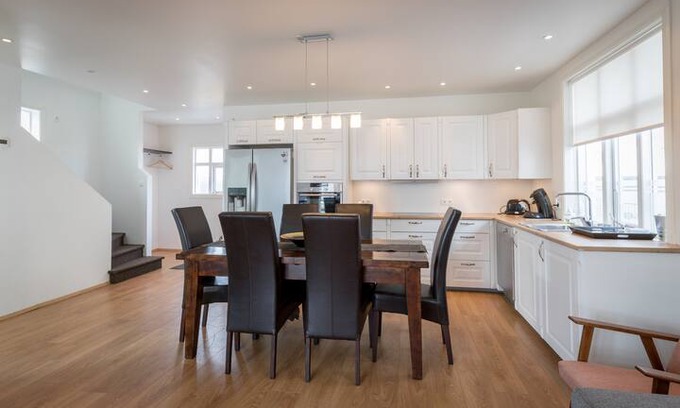Vestmannaeyjar Apartment | Cozy 3 br apartment for 8 prs Central location