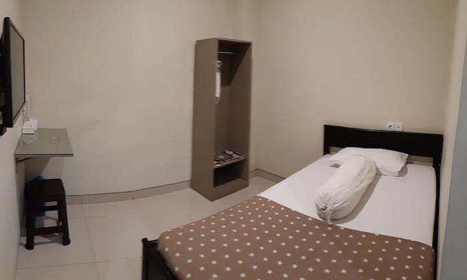 Ambon Hostel | Penginapan Cahaya Ambon -single room 1