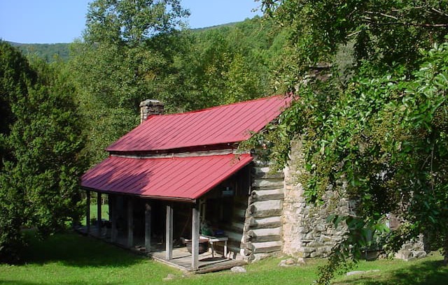 Syria Cabin | Old Rag Cabins - Potlikker House. Hikers' Dream